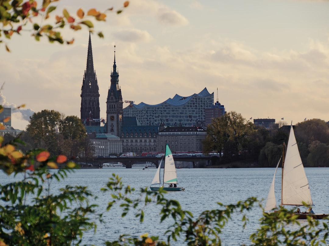 Hamburg-Nord mit Alster und urbanem Wohnumfeld