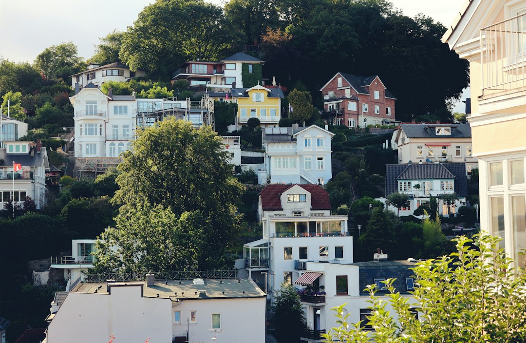 Hamburg-West mit Blankenese und Elbblick